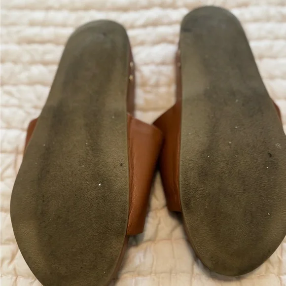 Beek Pelican Leather Slide Platform Sandal in
TAN, size 8 - Picture 5 of 8